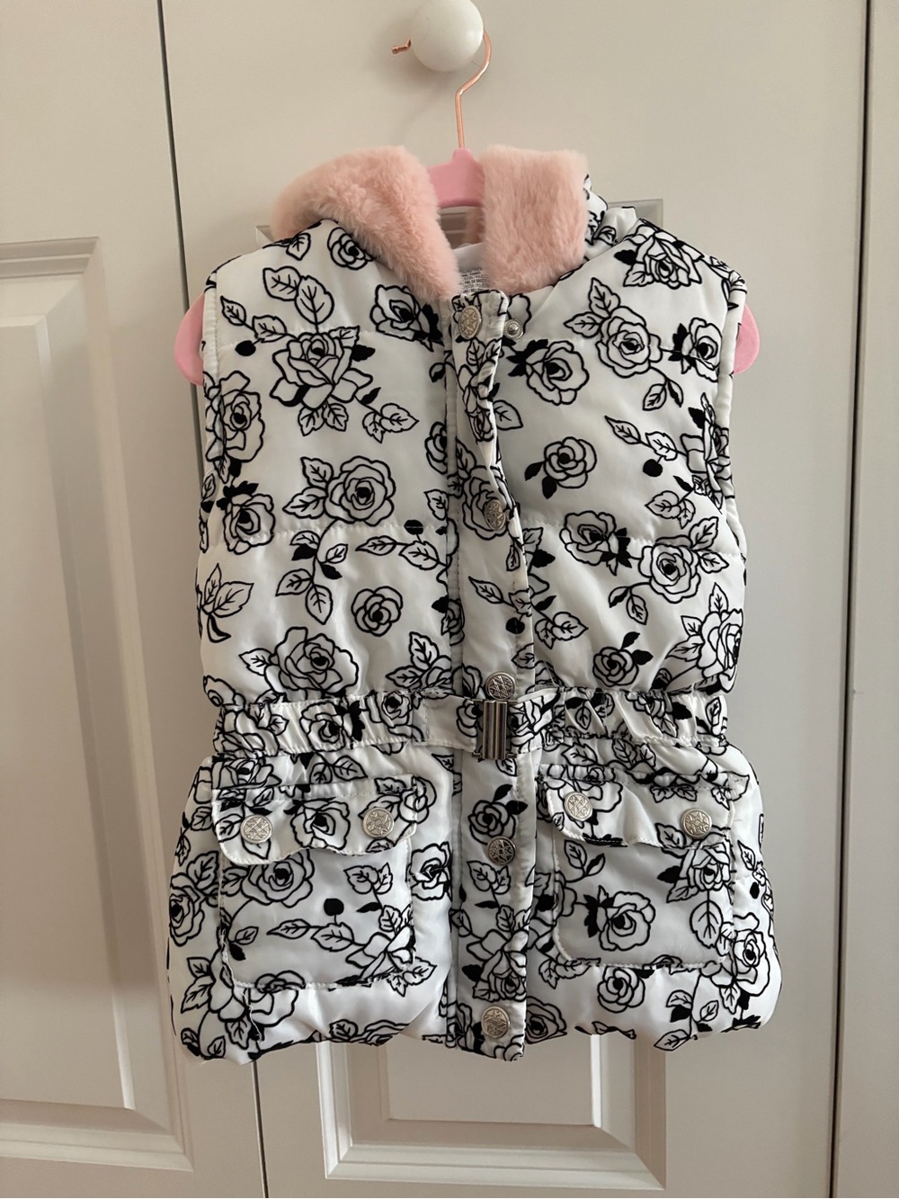 Nicole Miller Girls' White & Black Floral Puffer Vest with Pink Trim. Size 5.
